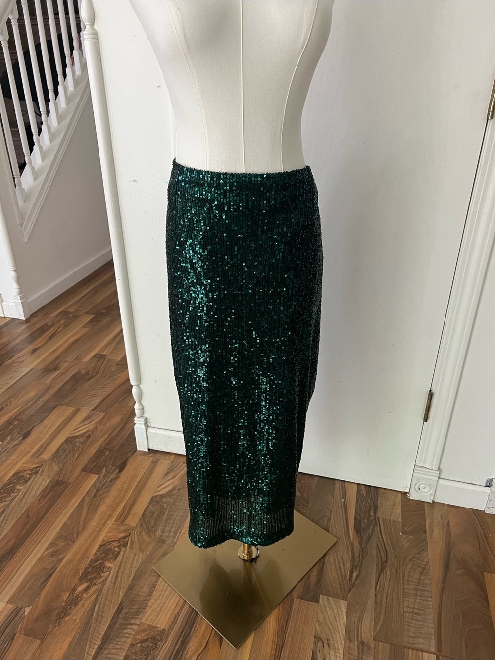 All over sequins Dark Hunter / Emerald Green Midi Skirt, 12, EUC/Like New